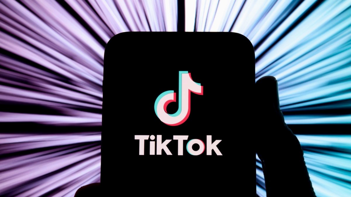 TikTok rolls out an AI shopping assistant and one-click checkout
